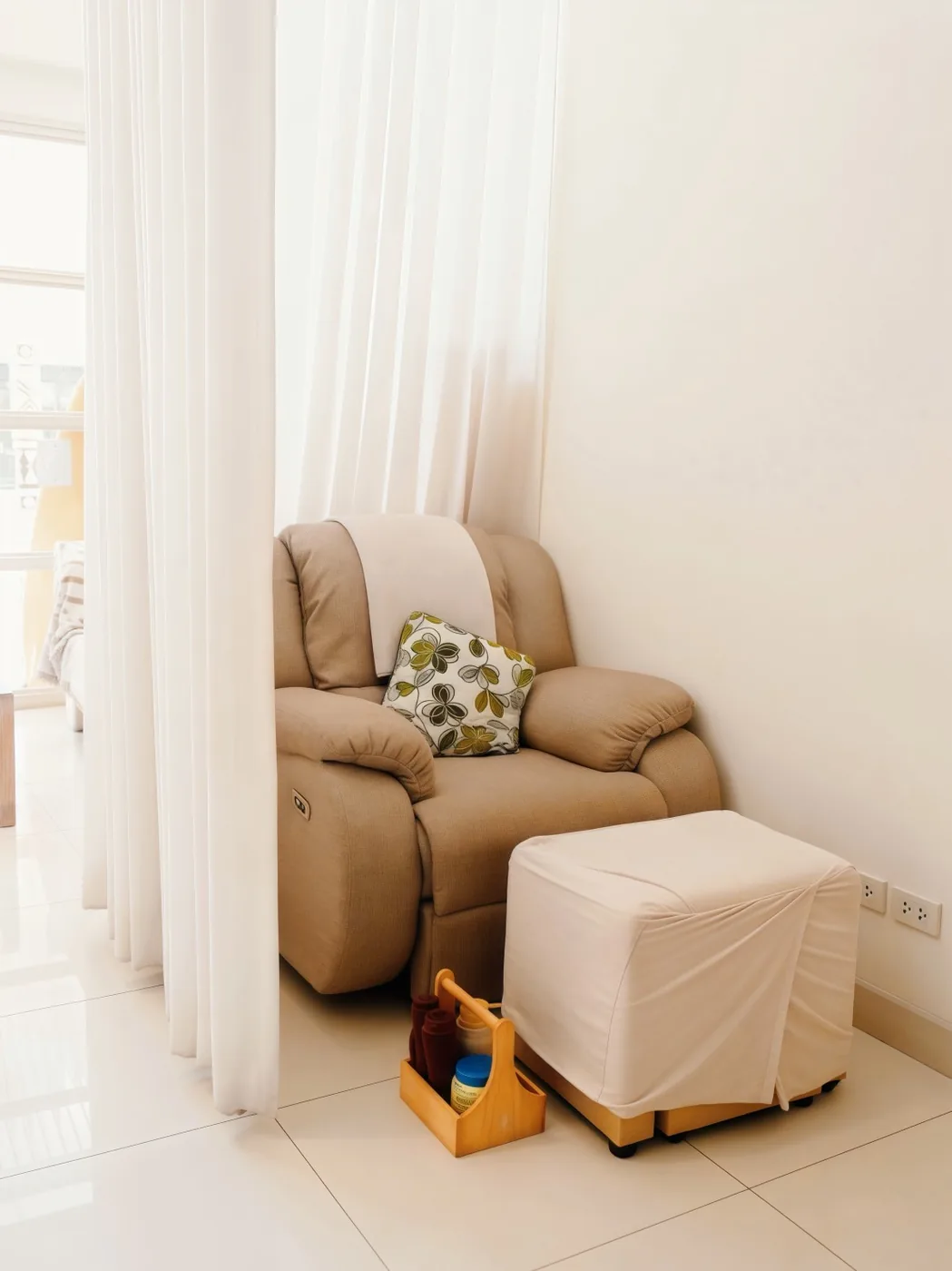 Foot massage recliner corner with sheer curtains